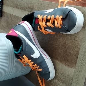 Nike classic multicolor sneaker